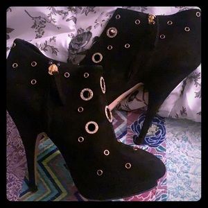 Giuseppe-Zanotti Black Suede Crystal Eyelet Bootie